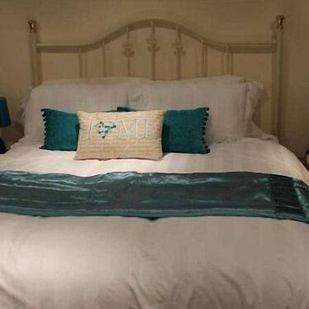 Hotel We Three Loggerheads Gwernymynydd Zewnętrze zdjęcie