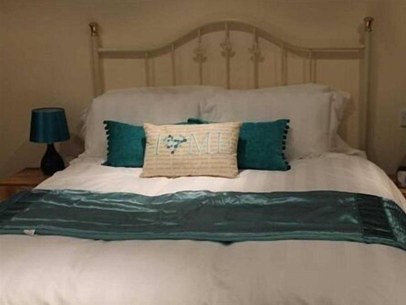 Hotel We Three Loggerheads Gwernymynydd Zewnętrze zdjęcie